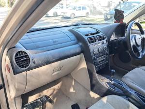 2004 Lexus Is200 image 7