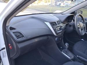 2016 Hyundai Accent image 7