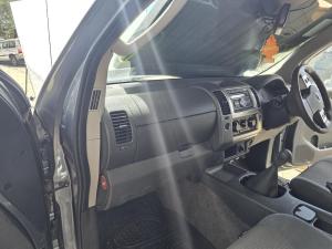 2010 Nissan Navara D40 ST image 7