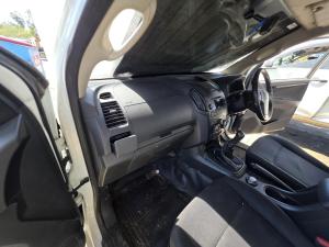 2015 Isuzu D Max RC SX HI-RIDE image 7