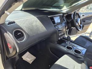 2016 Nissan Pathfinder R52 ST image 7
