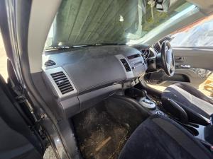 2011 Mitsubishi Outlander ZH LS image 7