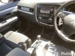 2013 Mitsubishi Outlander ZJ image 8
