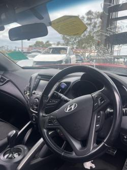 2015 Hyundai Veloster image 8