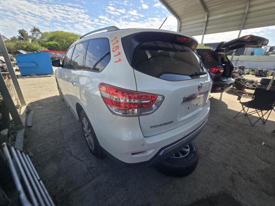 nissan Pathfinder R52 ST HYBRID May 2015 Engine Motor 