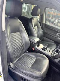 2017 Land Rover Discovery image 8