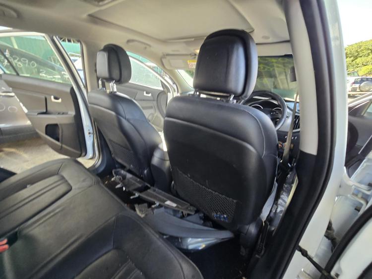 kia Sportage SL PLATINUM Feb 2014 Parts & Wrecking