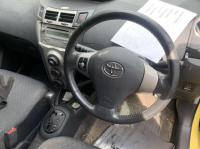 2010 Toyota Yaris image 8