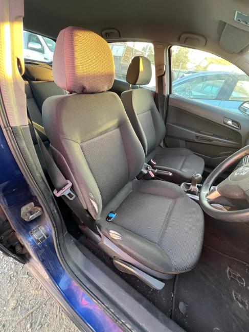 holden Astra AH Oct 2004 Parts & Wrecking