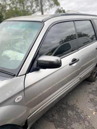 2004 Subaru Forester image 8