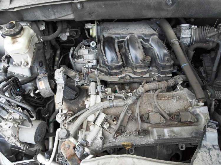 toyota Kluger GRANDE May 2014 Parts & Wrecking