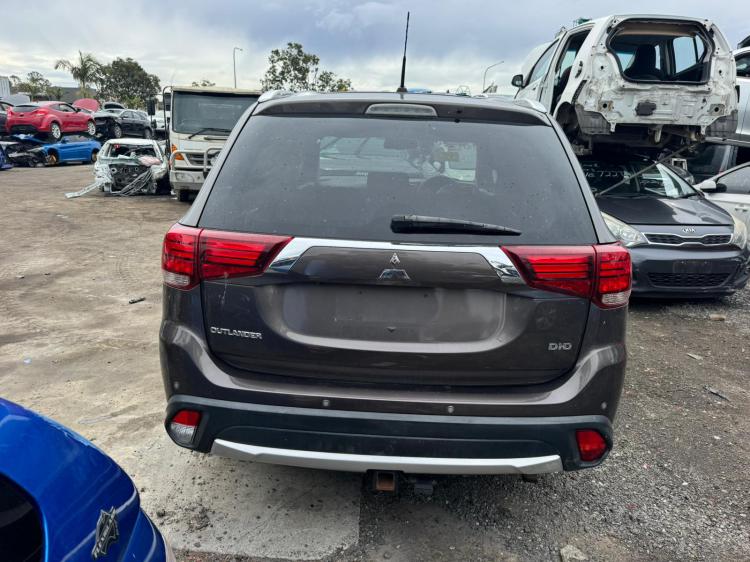 mitsubishi Outlander Mar 2015 Parts & Wrecking