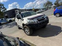 2016 Isuzu Mu X image 8