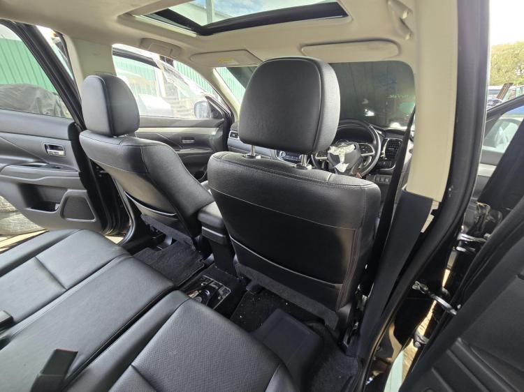 mitsubishi Outlander ZJ ASPIRE PHEV May 2014 Parts & Wrecking