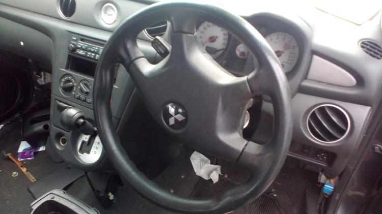 mitsubishi Outlander LS Oct 2006 Parts & Wrecking