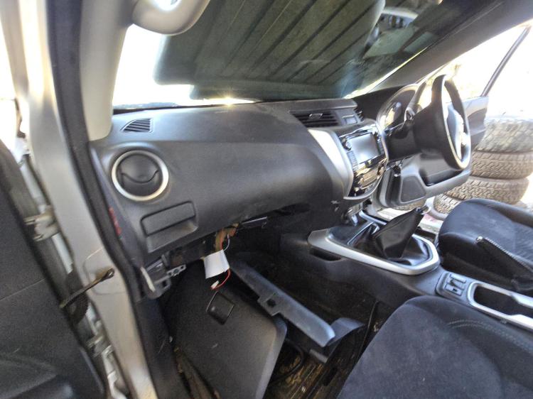 nissan Navara NP300 ST Oct 2015 Parts & Wrecking