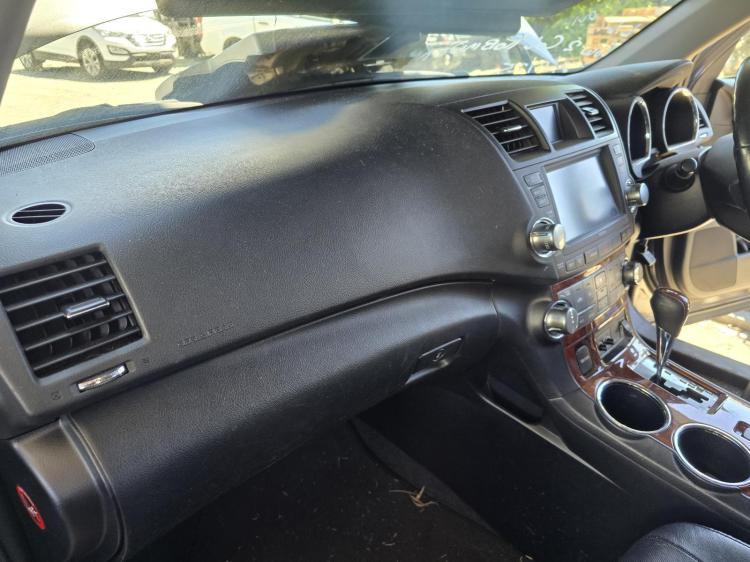 toyota Kluger GSU45R GRANDE Jan 2013 Parts & Wrecking