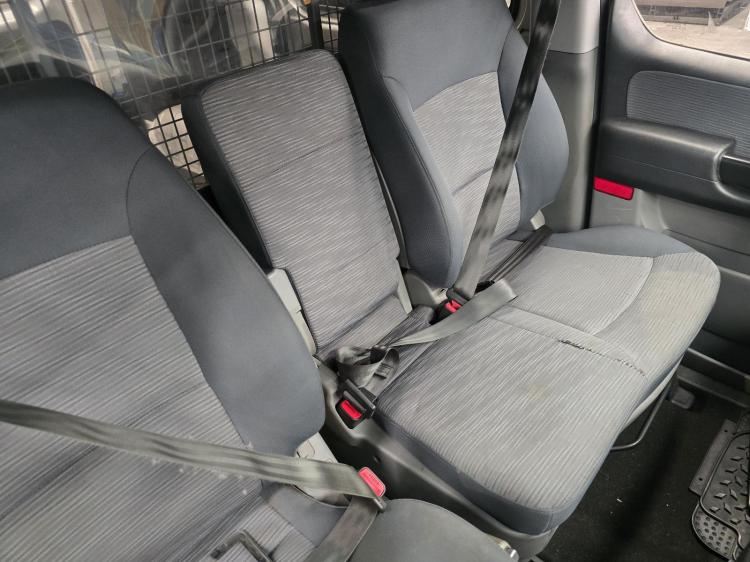 hyundai Iload 2.5DT D4CB AUTO 5SPD RWD Oct 2016 Parts & Wrecking