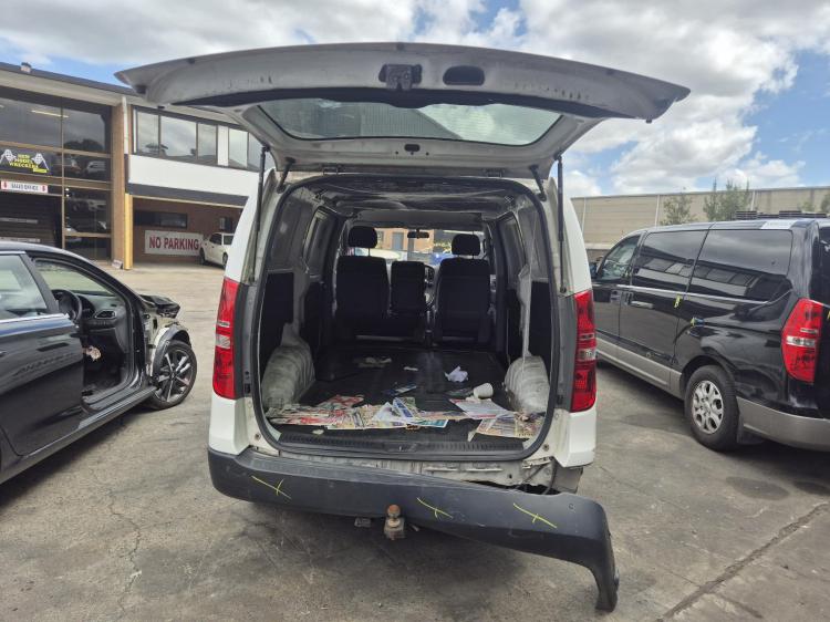 hyundai Iload ILOAD 2.5DT D4CB PLASTIC INTAKE 5 SPEED AUTO RWD Dec 2014 Parts & Wrecking