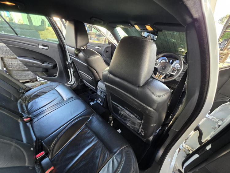 chrysler 300c LX2 SRT8 CORE Apr 2014 Parts & Wrecking