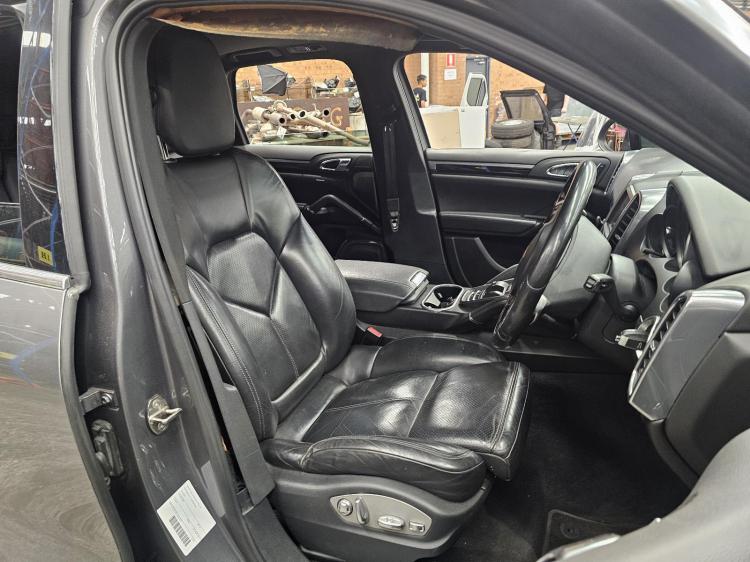 porsche Cayenne 92A 3.0DT CRCA AUTO 8SPD NAD CODE 4WD LUXURY Sep 2012 Parts & Wrecking