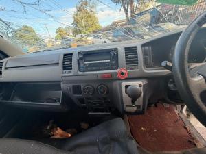 2011 Toyota Hiace image 8