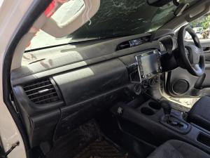 2020 Toyota Hilux GUN126R SR image 8