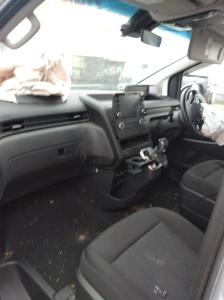 2023 Hyundai Staria US4 image 8
