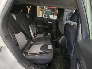 2014 Jeep Cherokee 3.2L EHB AUTO V6 9SPD AWD LONGITUDE KL image 8