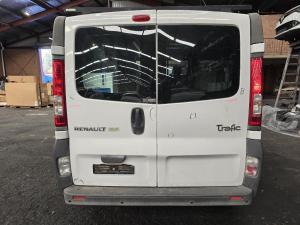 2012 Renault Trafic 2.0DT M9R786 MAN 6SPD FWD X83 PHASE III image 8