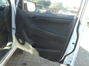 Isuzu D Max RC image 8