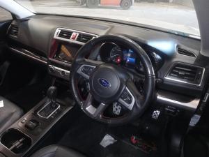 2015 Subaru Liberty image 8