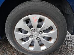 2016 Hyundai Accent image 8