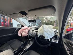 2011 Mazda 3 image 8