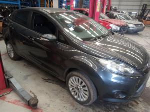 2010 Ford Fiesta image 8