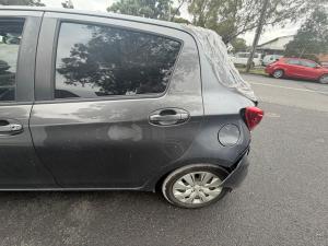 2015 Toyota Yaris image 8