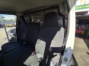 2012 Toyota Hiace TRH201R image 8