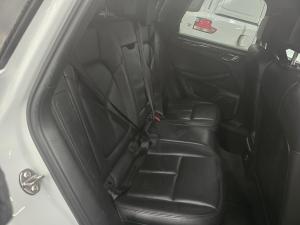 2015 Porsche Macan 3.0DT CTBA AUTO 7-SPD 4WD 95B S image 8