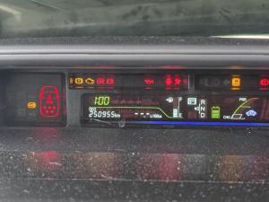 2012 Toyota Prius ZVW40R WAGON image 8