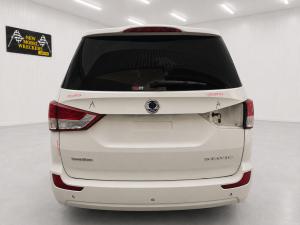 2015 Ssangyong Stavic 2.0DT D20DTR AUTO 5SPD RWD A100 image 8