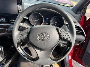 2020 Toyota C-hr NGX10R image 8