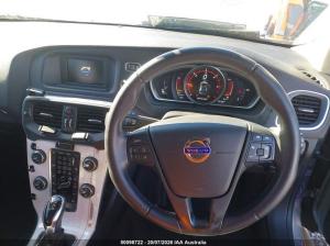 2016 Volvo V40 image 8