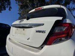 2015 Toyota Yaris image 8