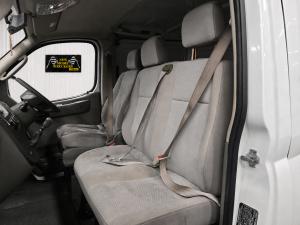 2017 Ldv V80 2.5DT MAN 6SPD FWD SWB LOW ROOF image 8