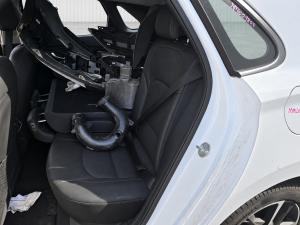 2022 Hyundai I30 PD 2.0L G4NC AUTO 6SPD FWD ACTIVE image 8