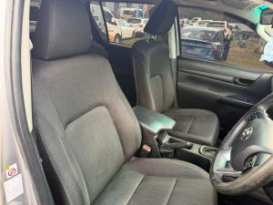 2015 Toyota Hilux GUN126R image 8