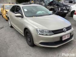 2013 Volkswagen image 9