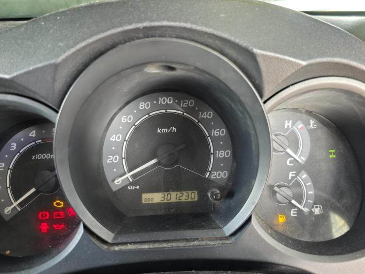 toyota Hilux KUN26R SR Mar 2006 Parts & Wrecking