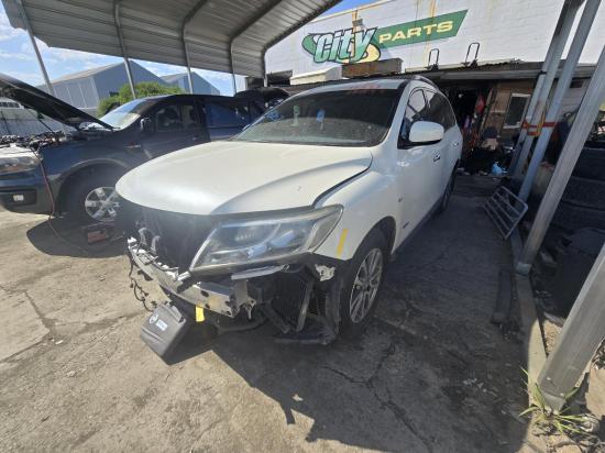 nissan Pathfinder R52 ST HYBRID May 2015 Engine Motor 