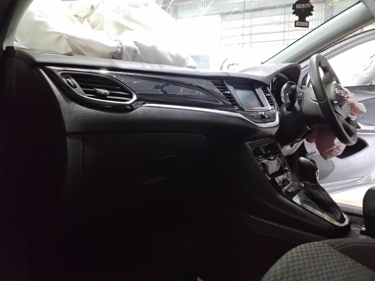 holden Astra R Dec 2016 Parts & Wrecking